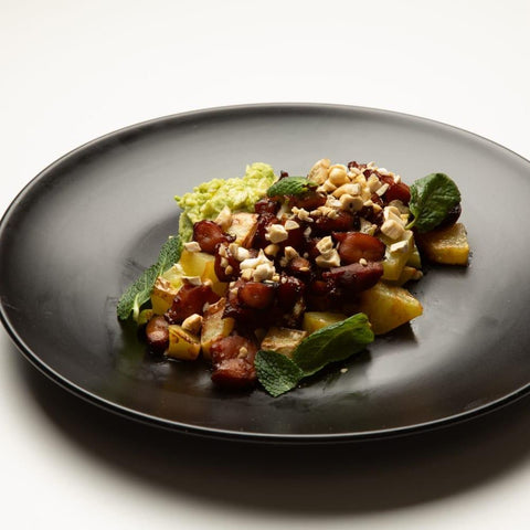 Tentacoli di totano teriyaki con mousse di edamame, patate al prezzemolo & crumble di anacardi